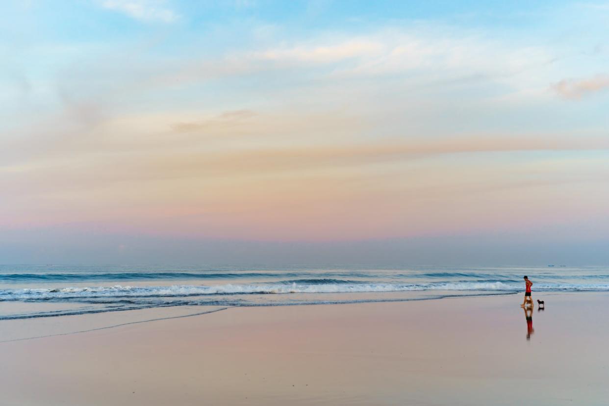 Sunrise on Seminyak beach - Rodney - Fotolia
