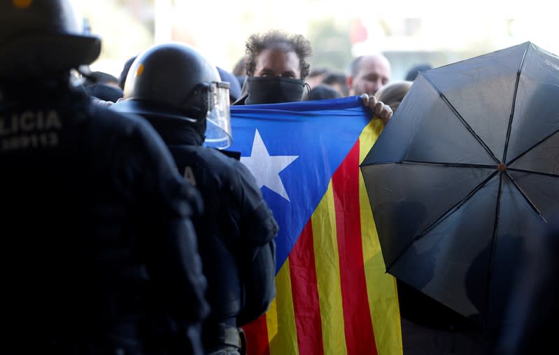 Catalan separatists protest in Barcelona