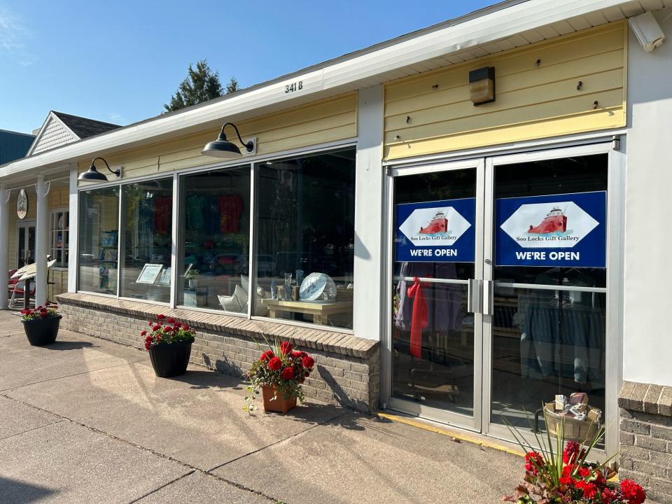 The front entrance of the Soo Locks Gift Gallery is shown.