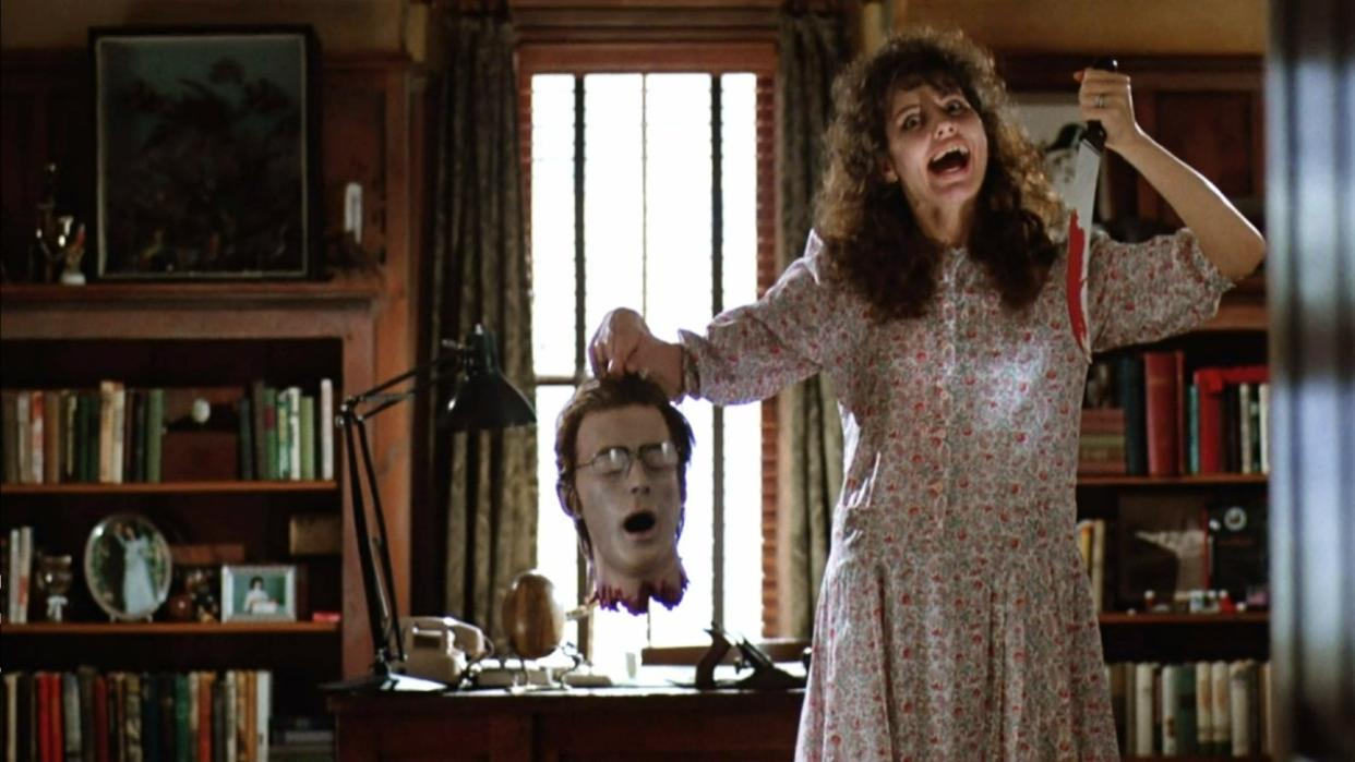  Geena Davis and Alec Baldwin in Beetlejuice 