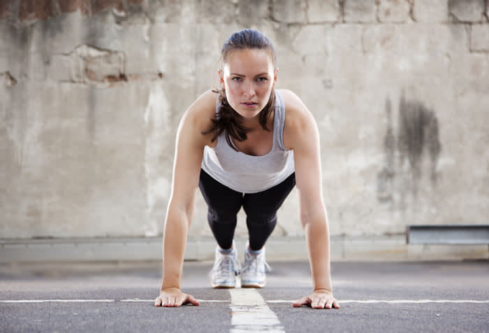 mujer haciendo ejercicio