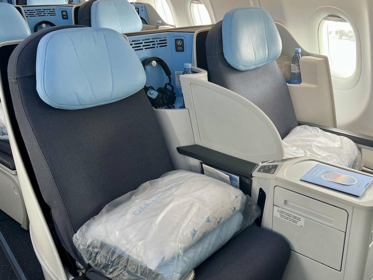Lounger seats onboard a La Compagnie all-business class service from Paris to New York