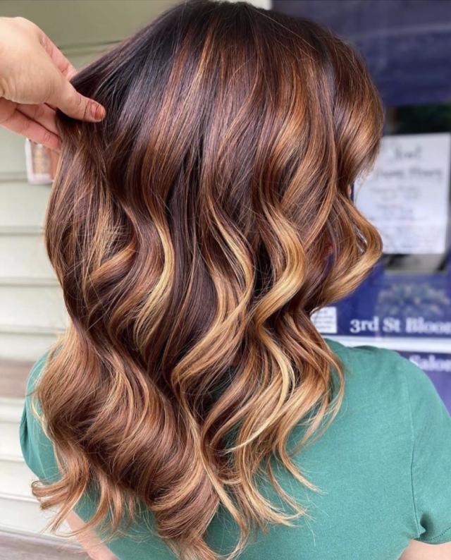 caramel hair color with red highlights