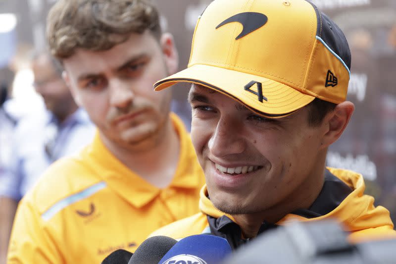 Lando Norris de McLaren antes del Gran Premio de Bélgica en Francorchamps, Stavelot, Bélgica