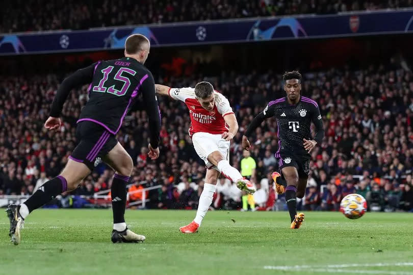 Leandro Trossard of Arsenal scores their second goal during the UEFA Champions League quarter-final first leg match between Arsenal FC and FC Bayern Munich