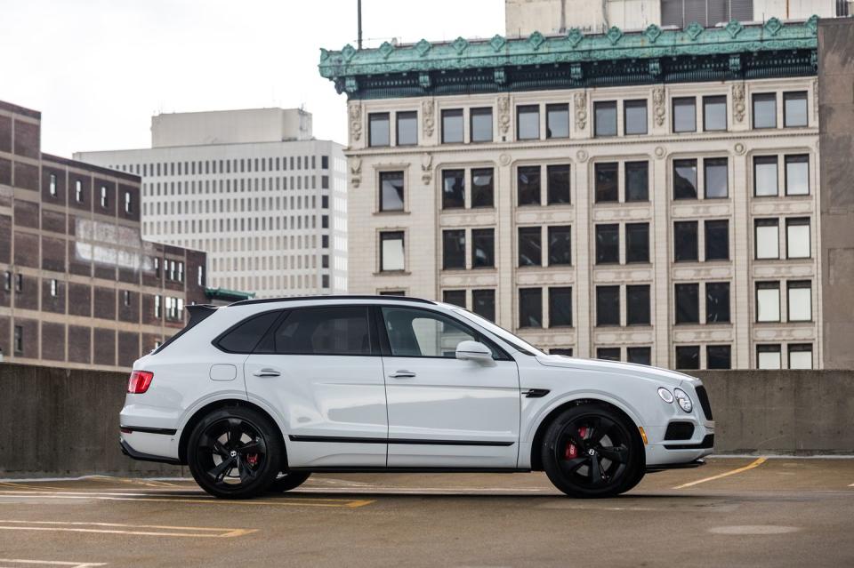 View Photos of the 2019 Bentley Bentayga V8