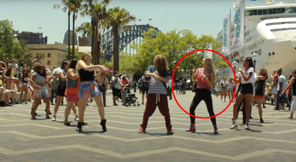 MAFS' Tahnee in a One Direction flash mob