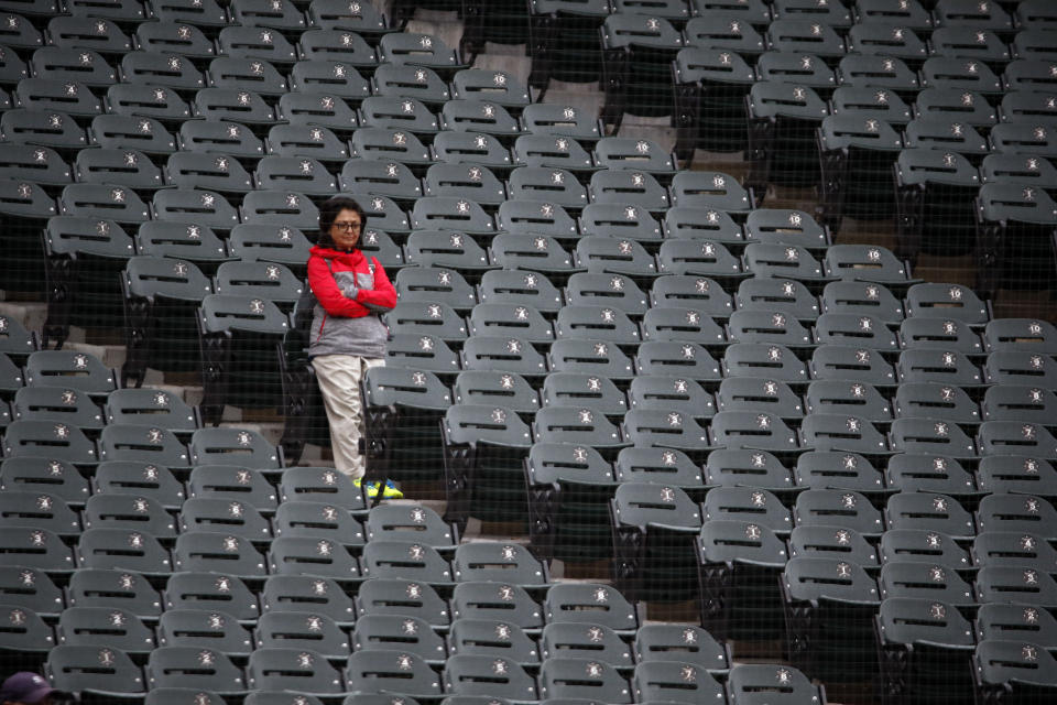 Wrigley Filed beer vendors during the game between the Chicago White Chicago Cubs and the Cincinnati Reds Saturday, May 25, 2019, in Chicago. (Photo/Nuccio DiNuzzo)