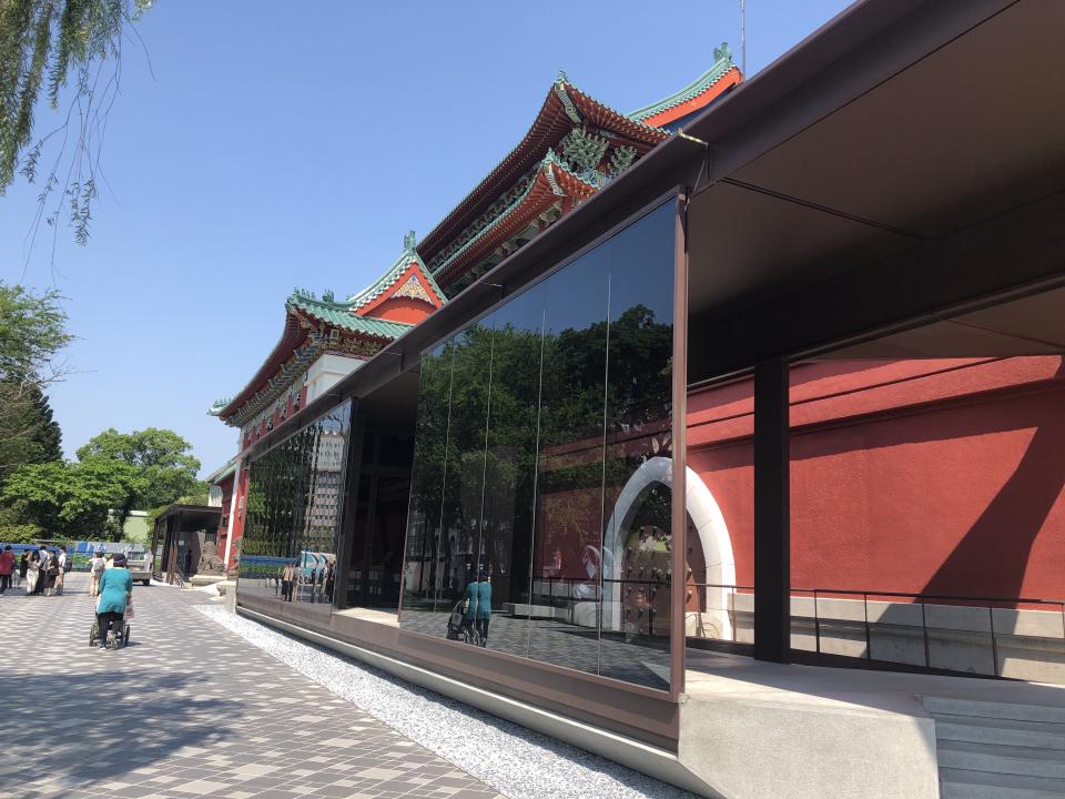 國立歷史博物館整建後立面左右側新增玻璃盒，在建築界掀起不少正反意見。記者何定照／攝影