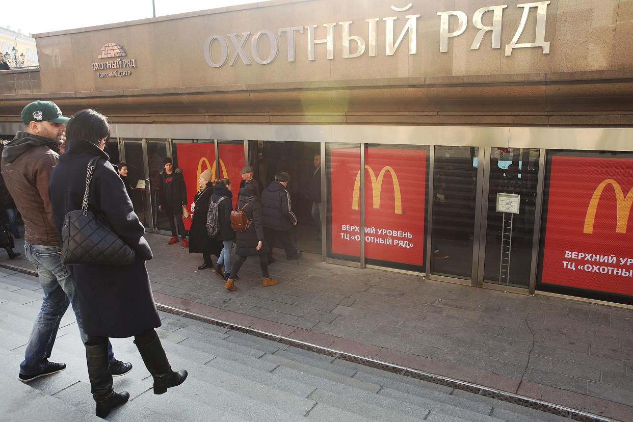 The burgers and fries sold at this McDonald’s in Moscow — reportedly the world’s busiest one — may soon be labeled as the products of foreign agents in a tit-for-tat game of diplomacy between Russia and the United States. (Photo: Getty Images)