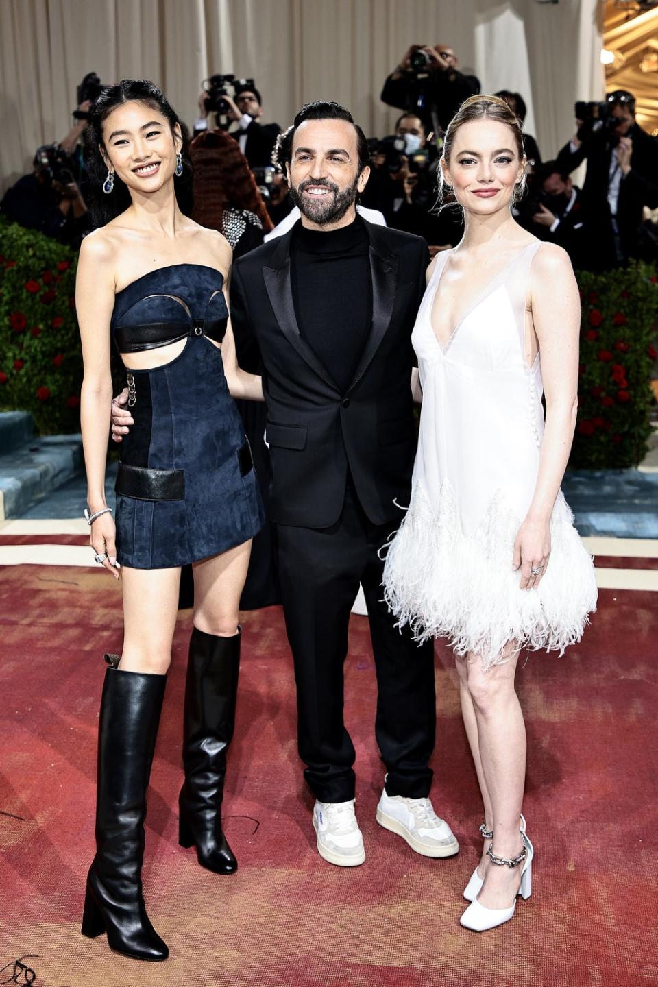 HoYeon Jung, Nicolas Ghesquière, and Emma Stone (Getty Images for The Met Museum/)
