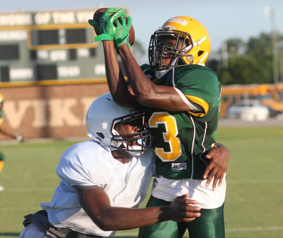 The Northside and White Oak football teams met Wednesday evening in a scrimmage. 