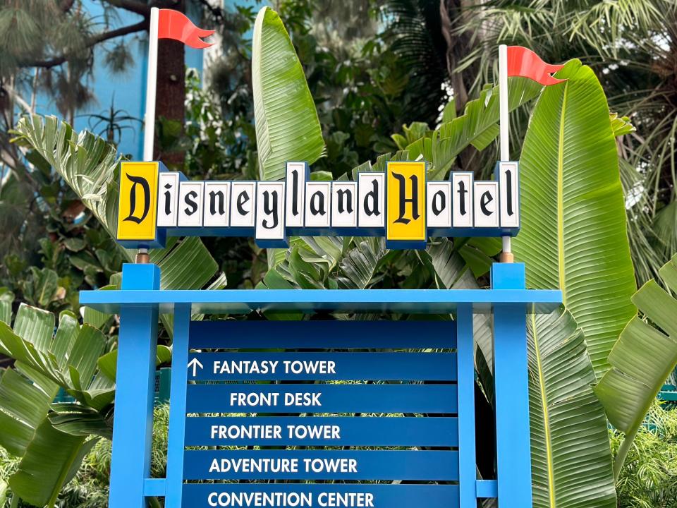 direction sign outside disneyland hotel