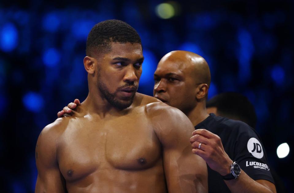 Anthony Joshua with his new coach Derrick James (Getty Images)