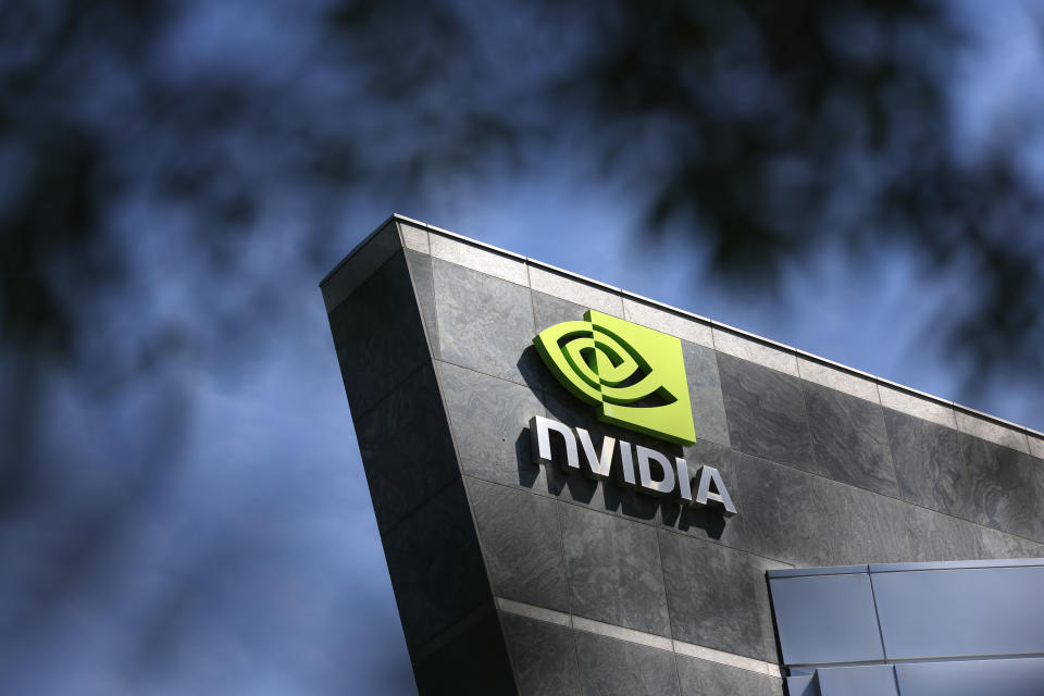 SANTA CLARA, KALIFORNIA – május 25.: Egy tábla van kihelyezve az Nvidia központjában 25. május 2022-én Santa Clarában, Kaliforniában. A félvezetőgyártó Nvidia ma jelenti be első negyedéves eredményét a záró harangszó után. (Fotó: Justin Sullivan/Getty Images)