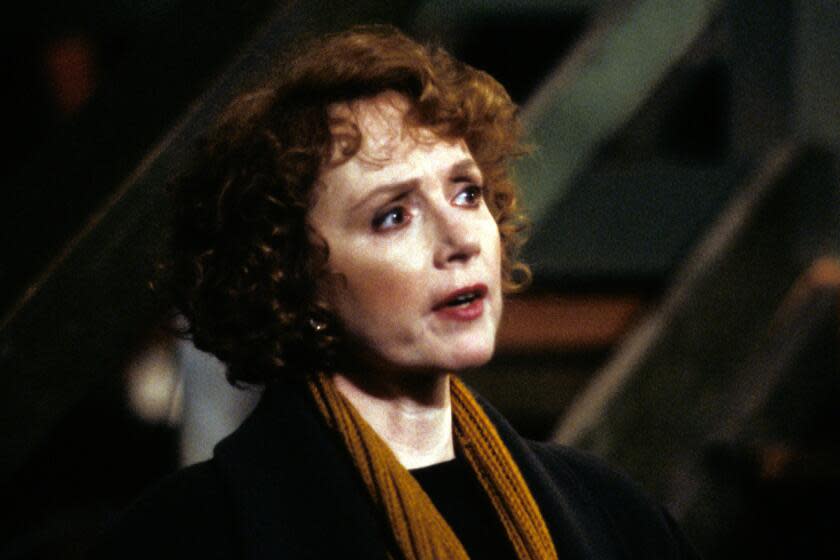 Piper Laurie in TWIN PEAKS - Pilot