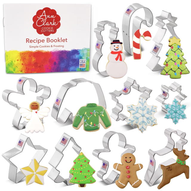 Christmas Themed Cookie Cutter Set - Plastic Spring Biscuits Pastry Cutter  Set 3D Cookie Cake Plunger Cutter Baking Mould, 4 Pack Christmas Cookie