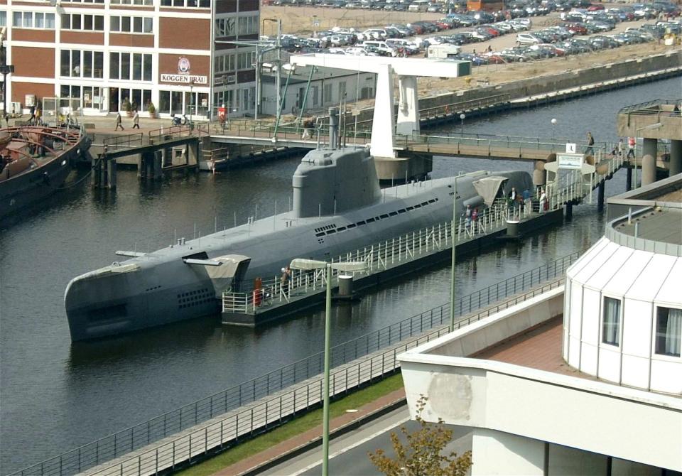 <em>U-2540</em> in wartime configuration and exhibited at the Maritime Museum in Bremerhaven, 2007. It is the only floating example of a <em>Type</em> <em>XXI </em>U-boat. <em>AlMare via Wikimedia Commons, CC BY-SA 3.0</em>