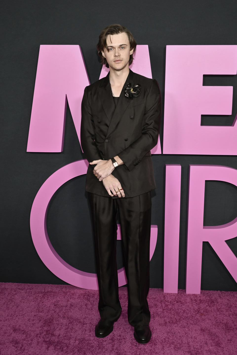 Christopher Briney asiste al estreno mundial de "Mean Girls" en el cine AMC Lincoln Square el lunes 8 de enero de 2024, en Nueva York. (Evan Agostini/Invision/AP)