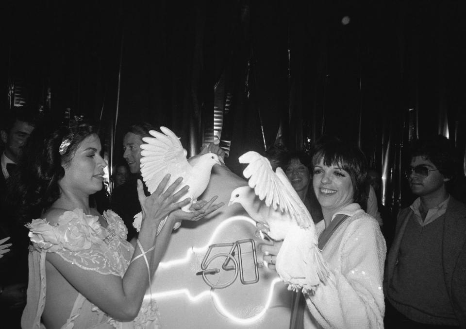 Just 89 Photos of Celebrities Partying in the '70s