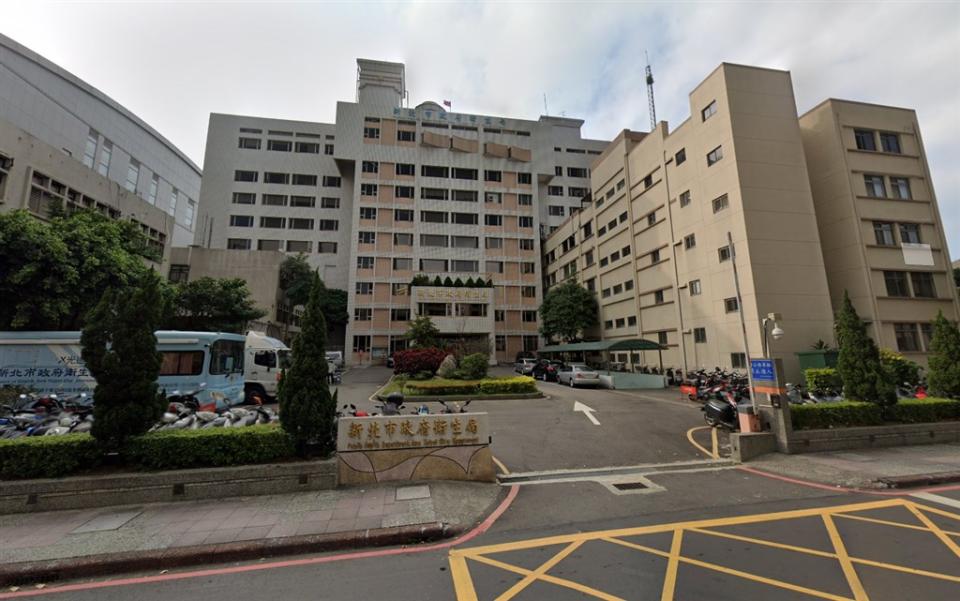 板橋區25日驚傳獨居男子死亡，新北市衛生局表示，死者PCR核酸檢測為陽性。   圖：翻攝Google地圖網頁