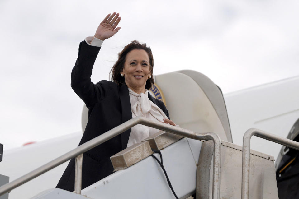 U.S. Vice President and Democratic presidential candidate Kamala Harris waves as she boards Air Force Two for her return to Washington, DC, at San Francisco International Airport on August 11, 2024 in San Francisco, California. (Photo by Julia Nikhinson / POOL / AFP) (Photo by JULIA NIKHINSON/POOL/AFP via Getty Images)