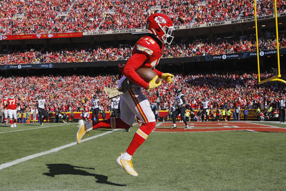 JuJu Smith-Schuster fantasy football updates: Is Chiefs WR playing or  injured vs. Rams in Week 12 - DraftKings Network