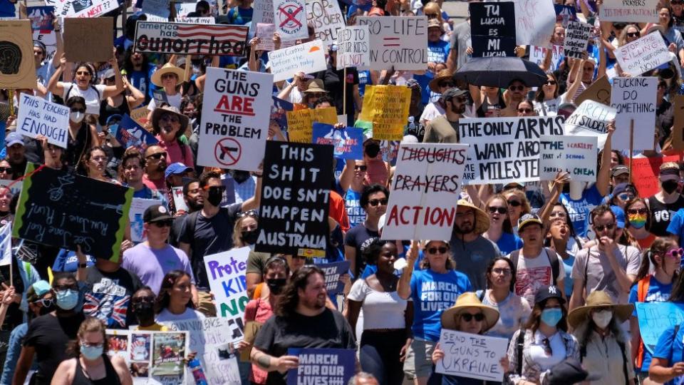 Las protestas de esta sábado tuvieron lugar en poblaciones grandes y pequeñas de todo EE.UU., desde Nueva York y Los Ángeles hasta zonas rurales de Iowa y Wisconsin.