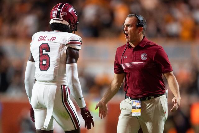 Report card: South Carolina football coaches get D in loss to Tennessee