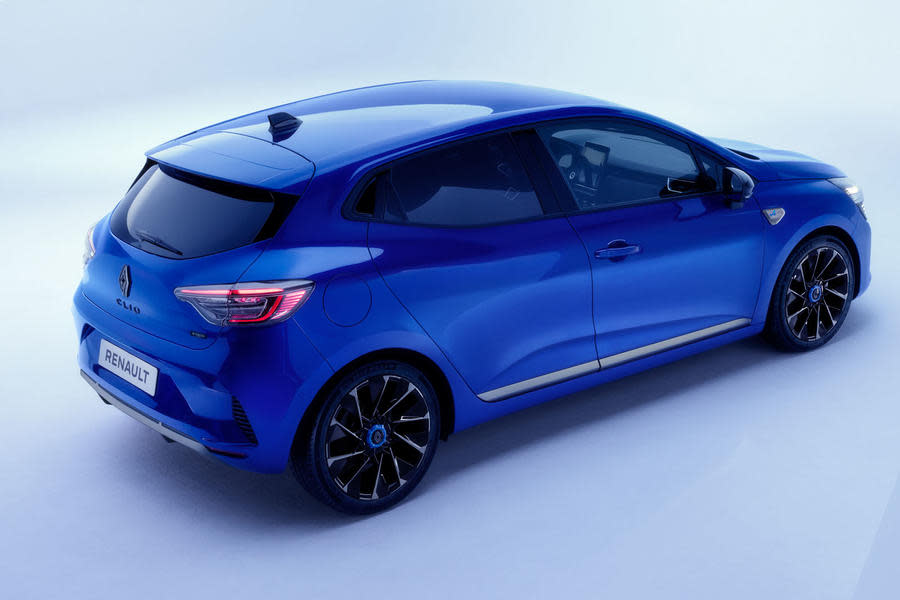 2023 Renault Clio rear quarter