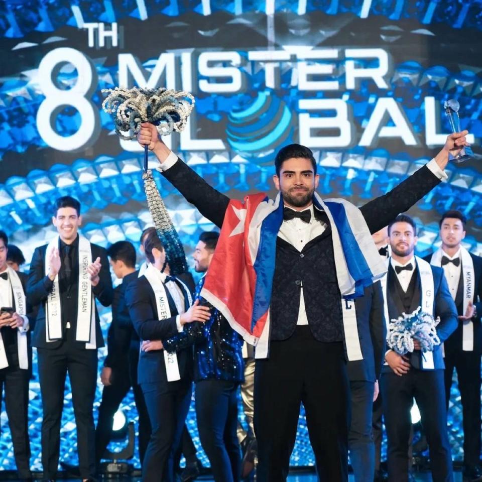 Juan Carlos Ariosa es el hombre más bello del mundo, al ganar el primer lugar en Mister Global, el 11 de febrero, en Tailandia. El segundo y tercer lugar fueron para el colombiano Oscar Guerrero y el brasileño William Gama.