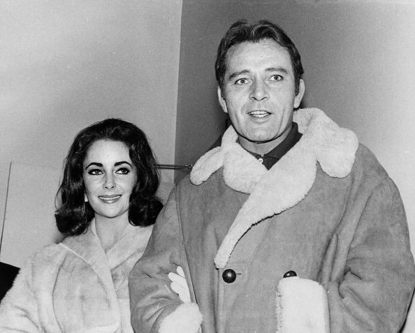 <p>L’histoire d’amour entre Elizabeth Taylor et Richard Burton n’a jamais été de tout repos. Le couple de stars s’est d’ailleurs marié à deux reprises : de 1964 à 1974 puis de 1975 à 1976. Crédit photo : Getty Images </p>