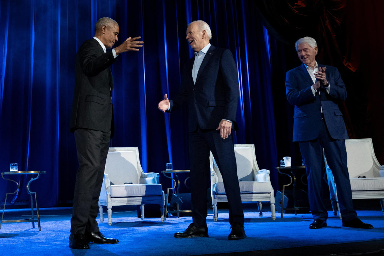 Barack Obama, Joe Biden et Bill Clinton présents lors de la collecte de fonds pour la campagne présidentielle de Biden le 28 mars à New York.