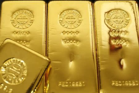 Gold gains in Asia