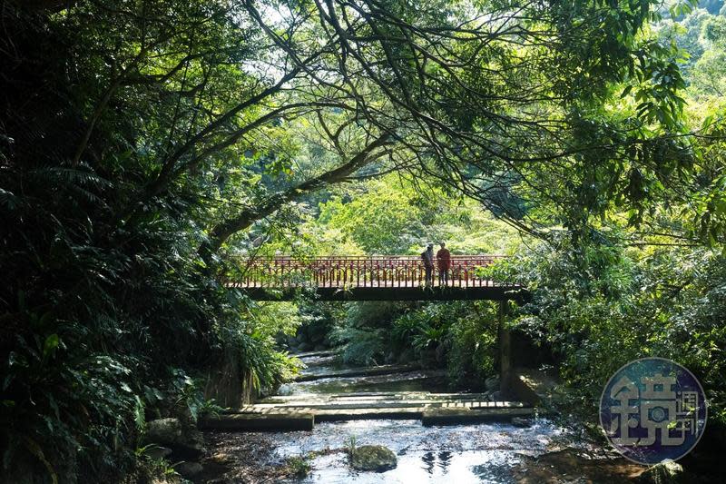 「馥蘭朵宜蘭里山」園區內的北勢坑溪，潺潺溪水，自然清澈。