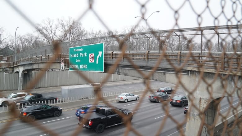 Everything you need to know about the Harmer Avenue bridge demolition