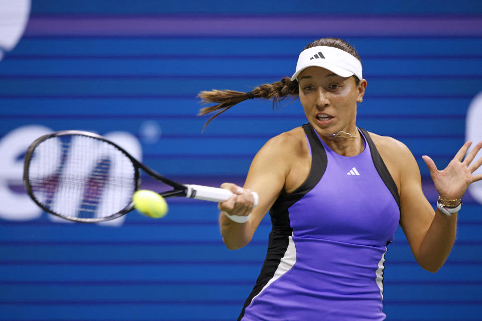 Jessica Pegula stunned No. 1 seed Iga Swiatek in a dominant quarterfinal performance at the US Open. (Photo by Kena Betancur/AFP via Getty Images)