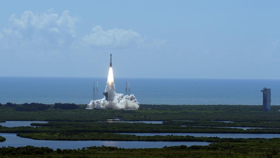 Boeing's Starliner capsule, atop an Atlas V rocket, lifts off from launch pad at Space Launch Complex 41 Wednesday, June 5, 2024, in Cape Canaveral, Fla. NASA astronauts Butch Wilmore and Suni Williams are headed to the International Space Station. (AP Photo/Chris O'Meara)