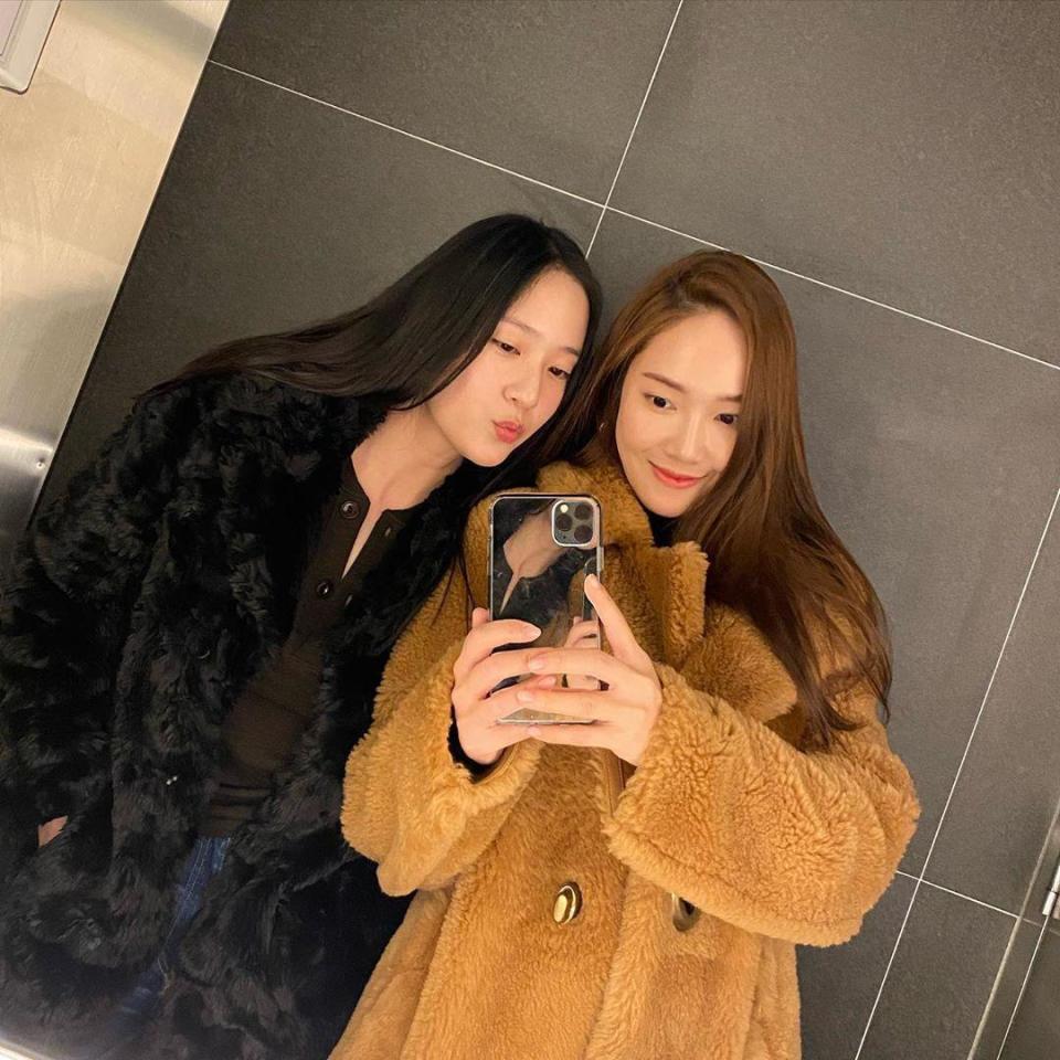 Krystal與Jessica這對美女姊妹花感情超好。（翻攝自Krystal IG）