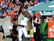 New York Jets tight end Jeff Cumberland (87) misses a catch as heis defended by Cincinnati Bengals outside linebacker Vontaze Burfict (55) and strong safety George Iloka (43) in the end zone during the first half at Paul Brown Stadium. Mandatory Credit: Marc Lebryk-USA TODAY Sports