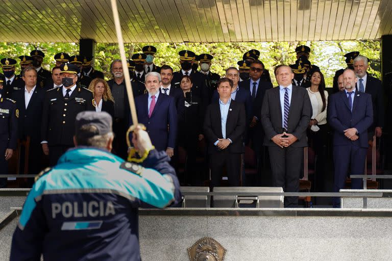 18 oct. 2021 Jura de Fidelidad a la Bandera Nacional de 8870 cadetes de la Escuela de Policía Juan Vucetich, Axel Kicillof junto a 
Fernandez Anibal, Sergio Berni

