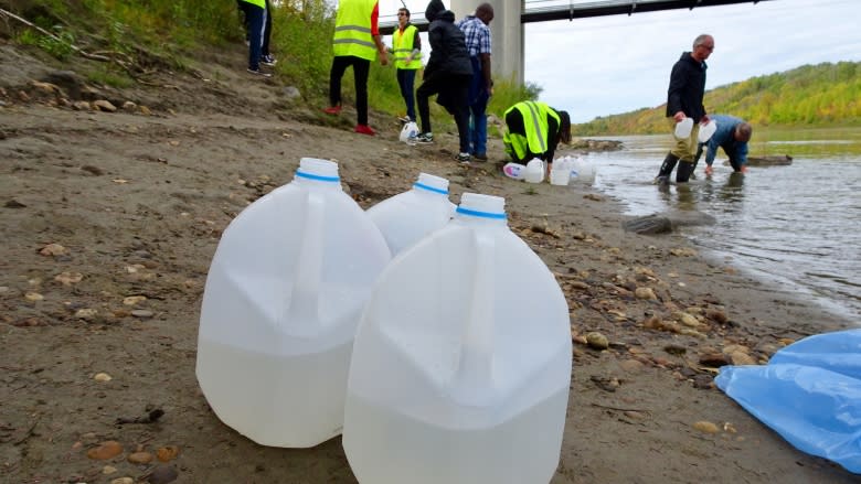 Edmonton students get hands dirty in lesson about global water insecurity