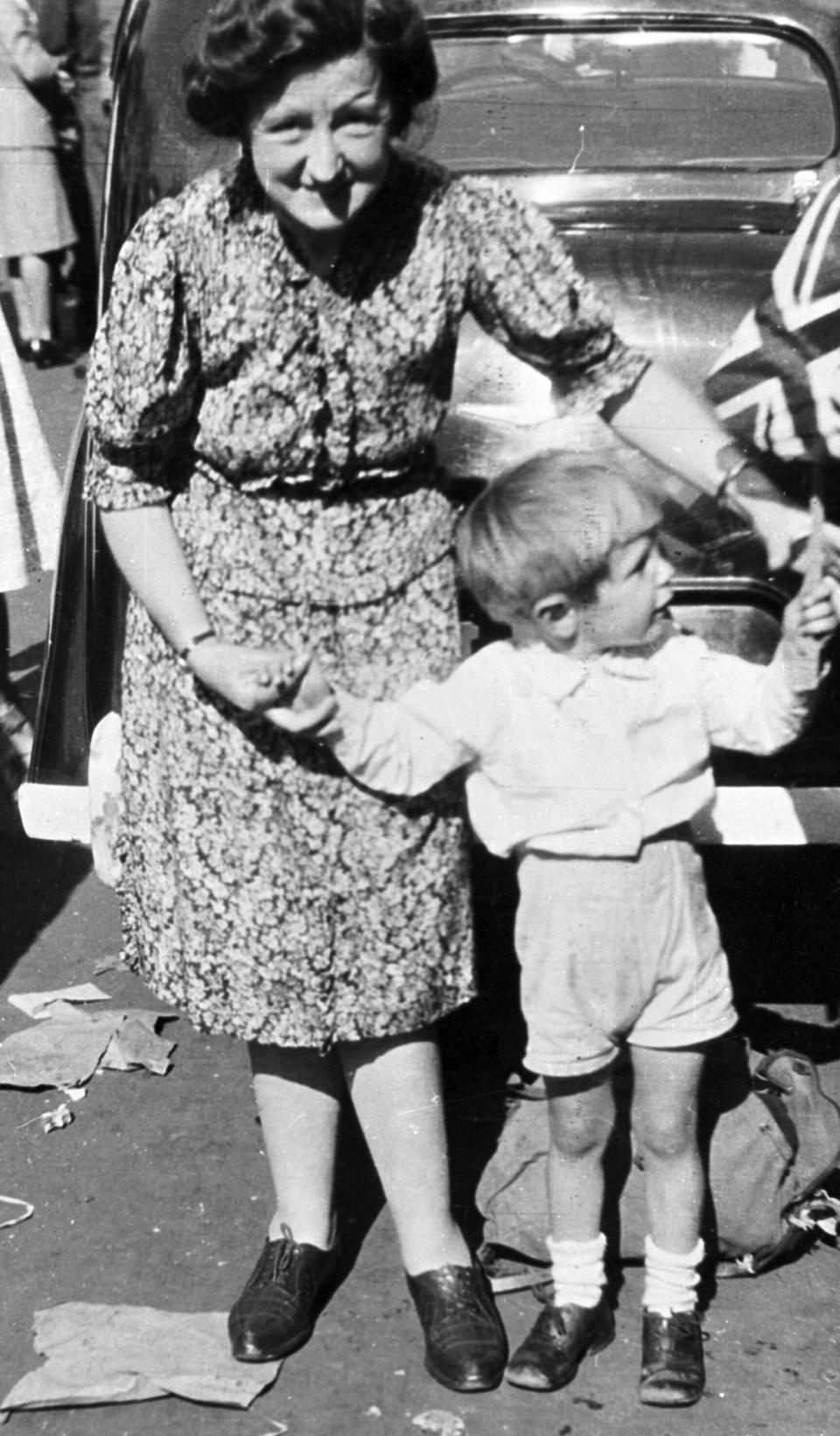 Stephen Hawking with his Aunt Muriel on VE day