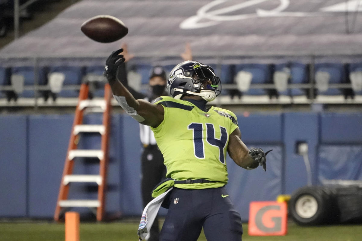 DK Metcalf Writes An Awesome Message On Jersey Swapped With