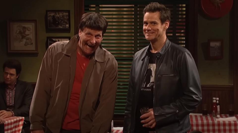 Jeff Daniels as his character from Dumb and Dumber with Jim Carrey during the Carrey family  reunion on SNL.