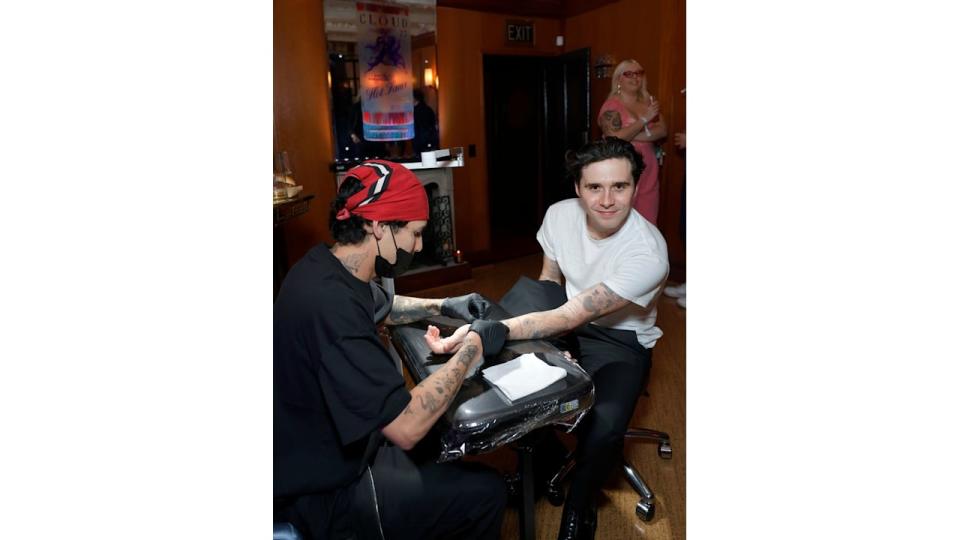 Brooklyn Beckham gets a tattoo 