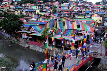 A view of colourful houses at the Kampung Pelangi village in Semarang, Indonesia, May 20, 2017 in this photo taken by Antara Foto. Antara Foto/Yulius Satria Wijaya via REUTERS