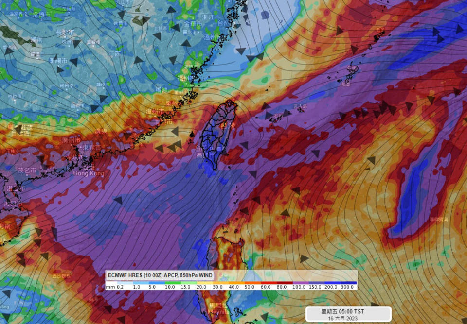 周二到周四3天在西南季風加上低壓帶的影響下，南部降雨將相當顯著。(翻攝自彭啟明臉書)