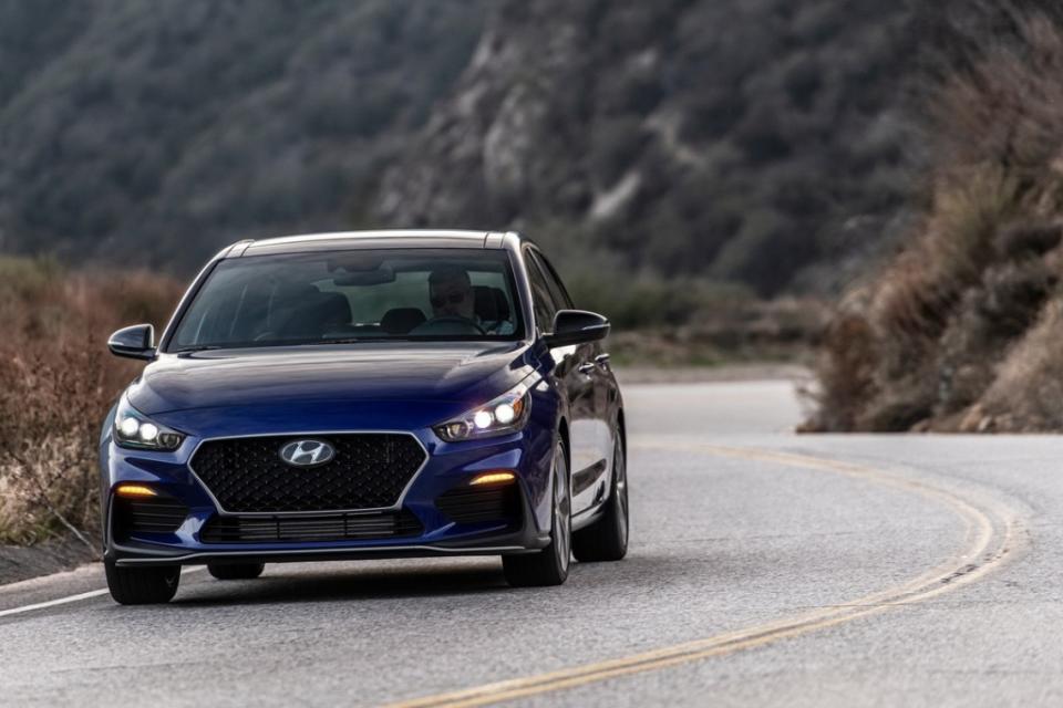 2019-n-line-hyundai-elantra-gt-n-line