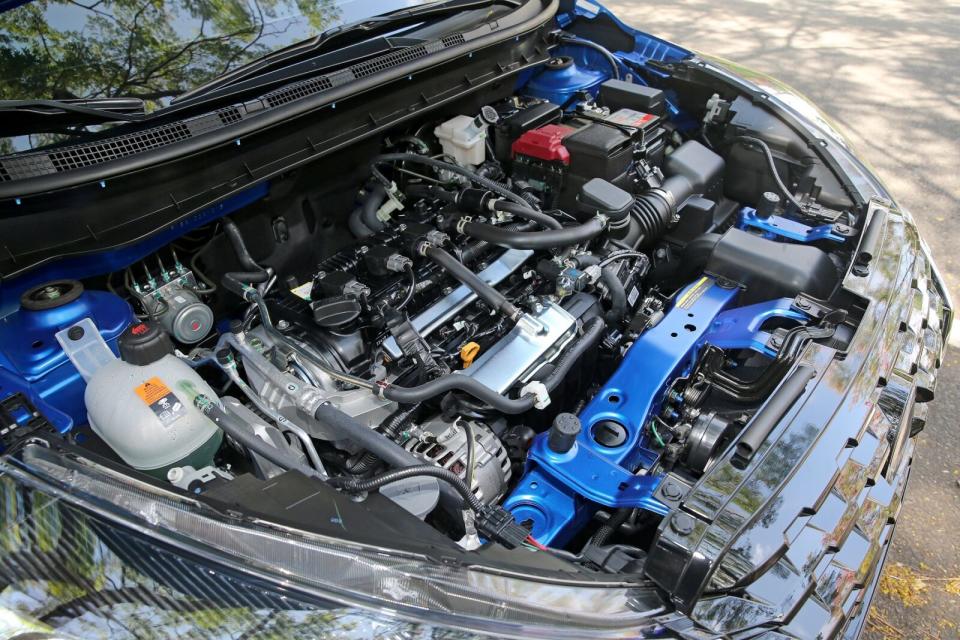 改搭一具全新的1.6升(HR16DE)自然進氣汽油引擎，取代以往的1.5升版本，擁有135hp、16.7kgm最大馬力及扭力輸出。